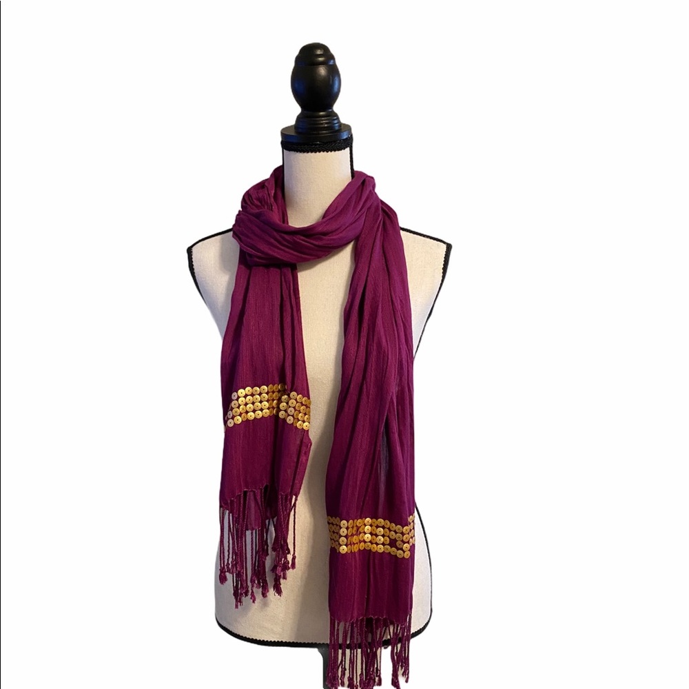 Sequenced scarf - Picture 2 of 3